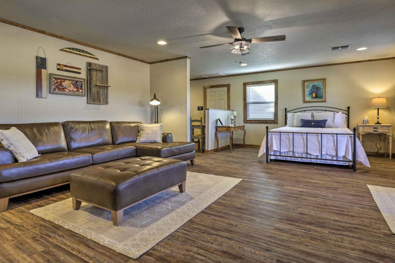 Cozy Fredericksburg Studio Near Wineries! Luaran gambar