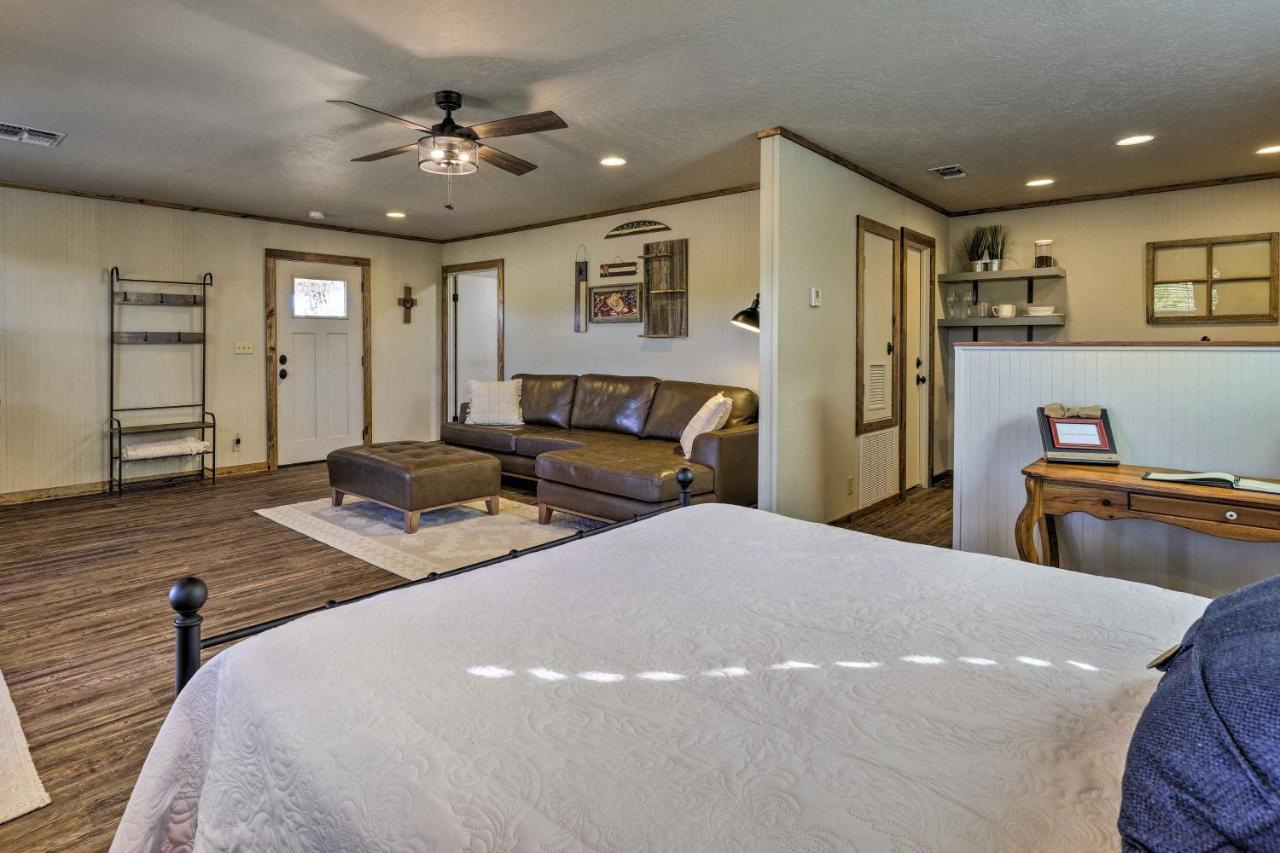 Cozy Fredericksburg Studio Near Wineries! Luaran gambar