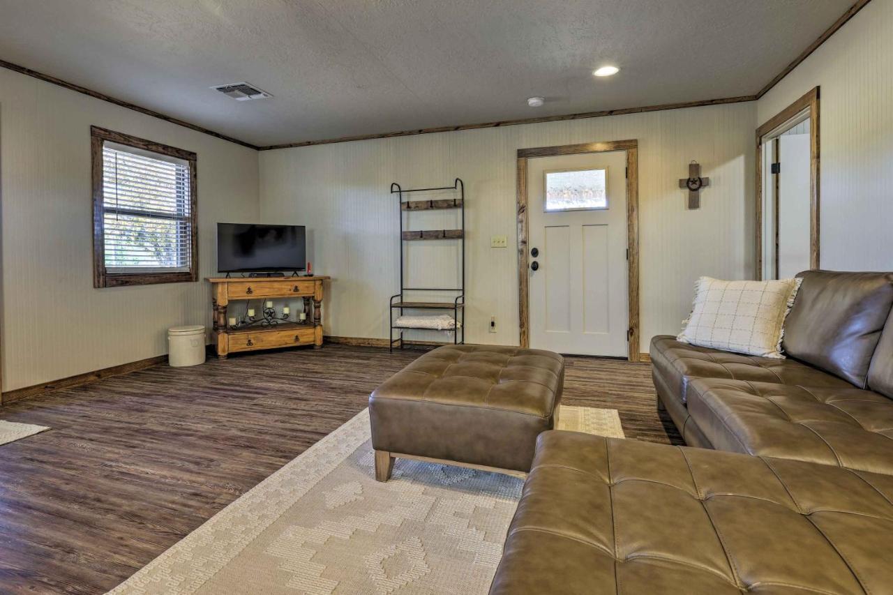 Cozy Fredericksburg Studio Near Wineries! Luaran gambar