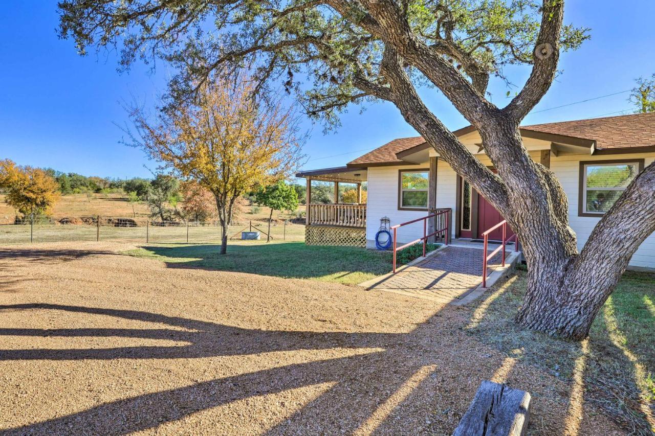 Cozy Fredericksburg Studio Near Wineries! Luaran gambar